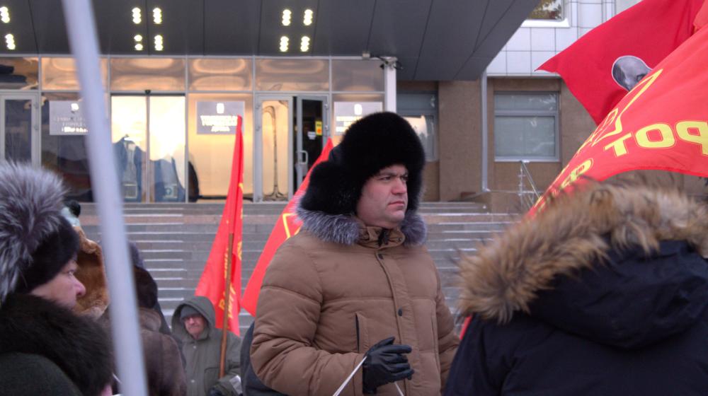 Тюменская область. Депутат-коммунист Александр Чепик остаивает право ветеранов на льготный проезд в общественном транспорте