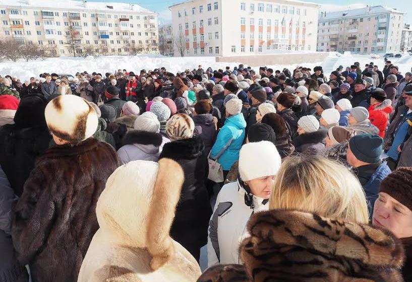 Свердловские коммунисты приняли участи в народном сходе в городе Карпинск
