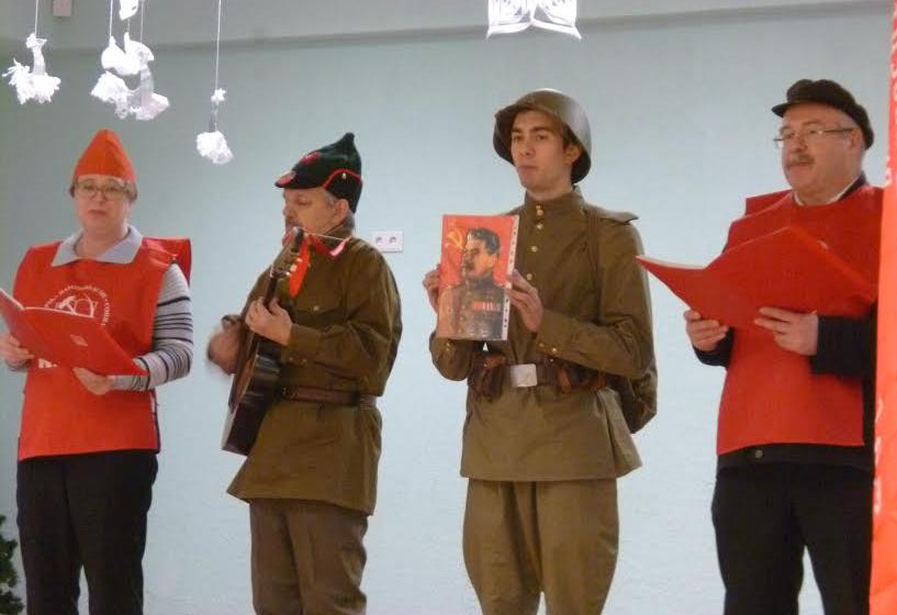 Коммунисты железнодорожного райкома Екатеринбурга в преддверии 23 февраля выступили в поселке Северка