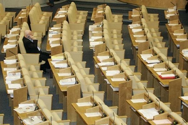 Депутат-коммунист В.Г. Поздняков предложил запретить депутатам Госдумы не голосовать на заседаниях