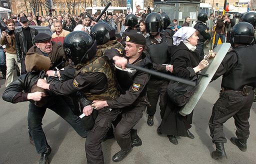Госдума с подачи «Единой России» может приравнять к митингам встречи депутатов с избирателями