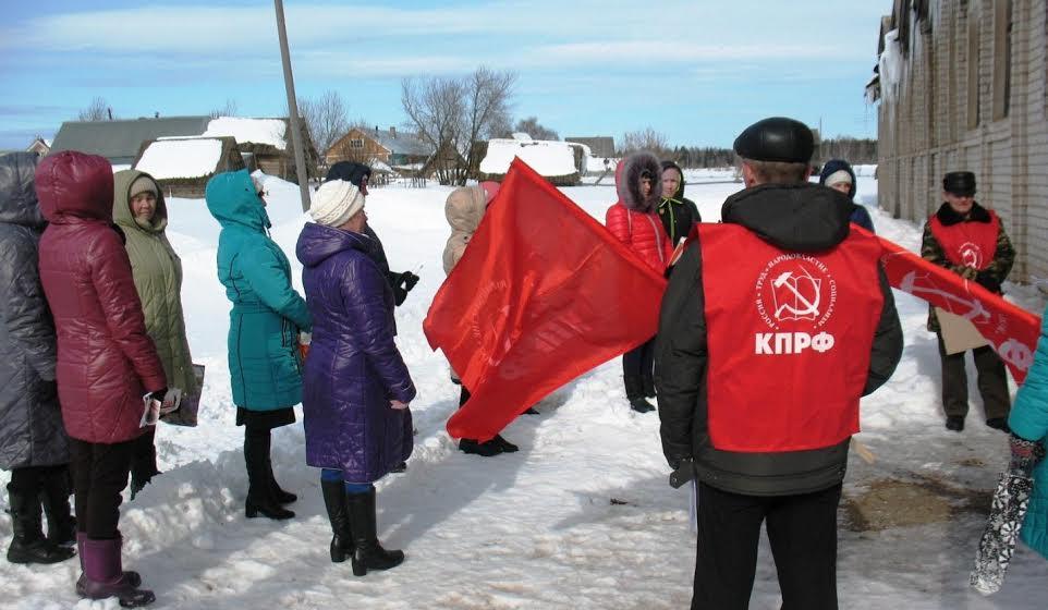 Кировская область. Жители села Пашино Афанасьевского района потребовали от областных властей выполнения обещаний по строительству школы и ремонта навесного моста через реку Каму