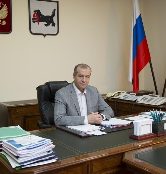 Губернатор-коммунист Сергей Левченко провел встречу с членами клуба «Байкальские стратегии»