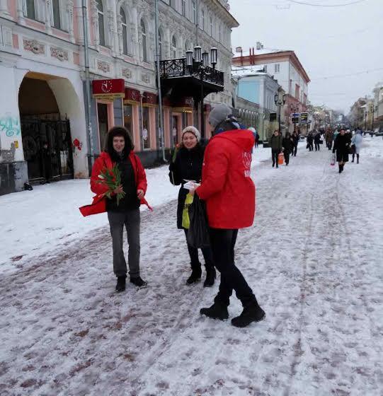 НРО КПРФ поздравило нижегородок с наступающим международным женским днем
