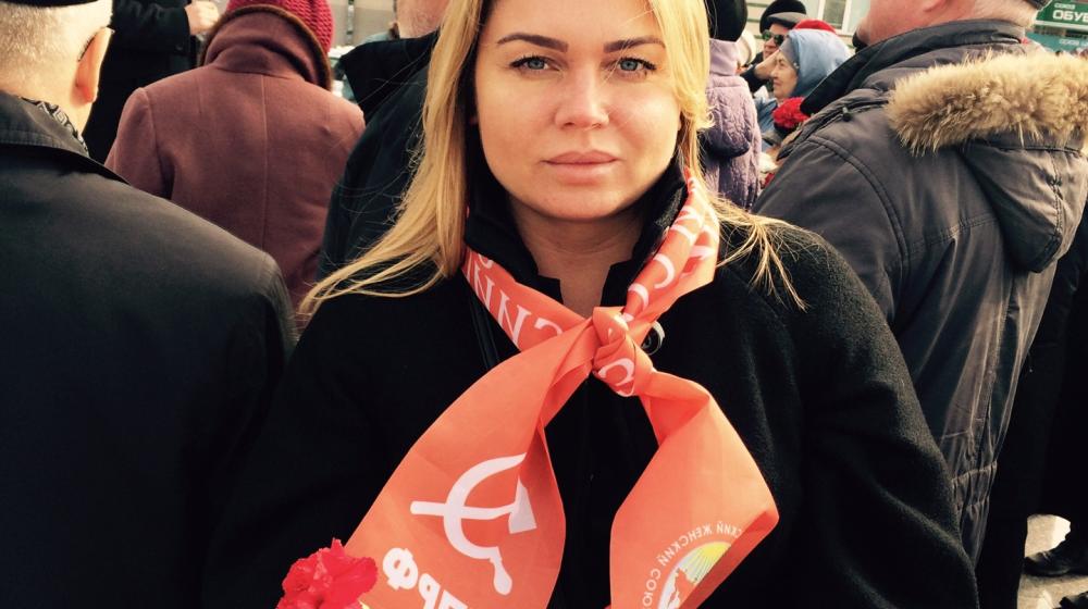 Кировские коммунисты возложили цветы к памятнику Сергею Кирову в День его рождения