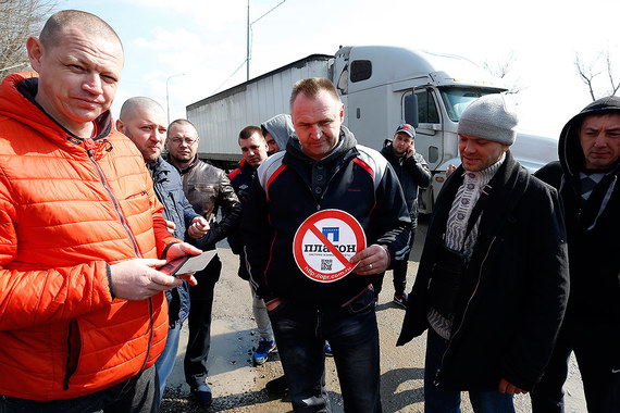 В регионах начались акции протеста дальнобойщиков против «Платона»