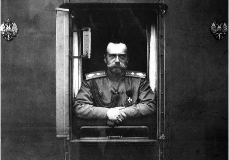 Проект KPRF.RU "Хроника революции". 14 марта 1917 года: Весь гарнизон Петрограда на стороне восставших, сформировано Временное правительство, царский поезд прорывается в Петроград