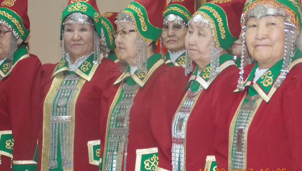 Якутские коммунисты проводят смотр-конкурс патриотической песни среди первичных партийных организаций города Якутска, посвященный 100-летию Великого Октября
