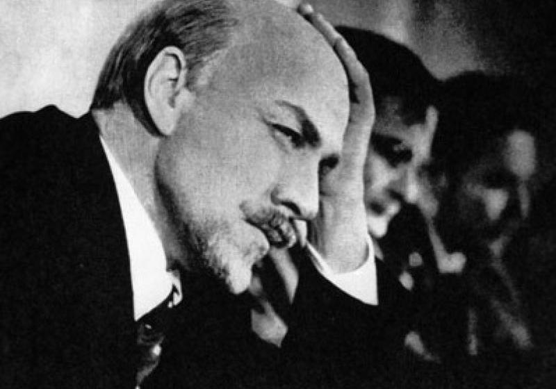 Проект KPRF.RU "Хроника революции". 27 марта 1917 года: Банкиры предоставляют Родзянко миллион рублей, Петросовет принимает "Воззвание к народам всего мира", Ленин выступает с рефератом "Русская революция, ее значение и ее задачи"