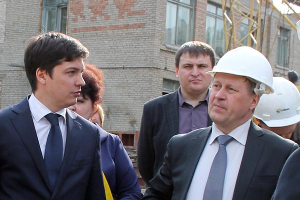 Геннадий Зюганов поддержал инициативу Анатолия Локтя по программе обновления жилого фонда 