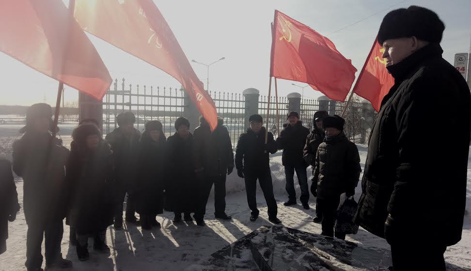 Гвоздики от коммунистов Якутии