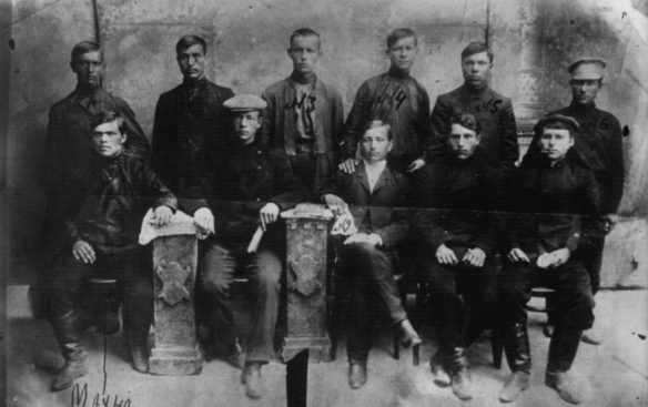 Проект KPRF.RU "Хроника революции". 2 апреля 1917 года: Временное правительство отменило национальные и вероисповедные ограничения, Петроградский Совет обсудил вопрос об увеличении заработной платы