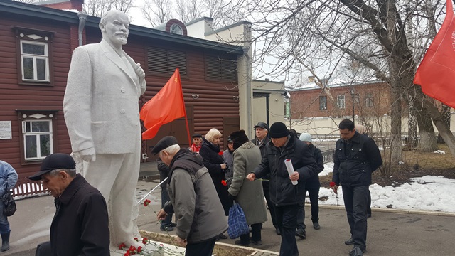 В Казани коммунисты отметили 147-ю годовщину со дня рождения основателя Советского государства