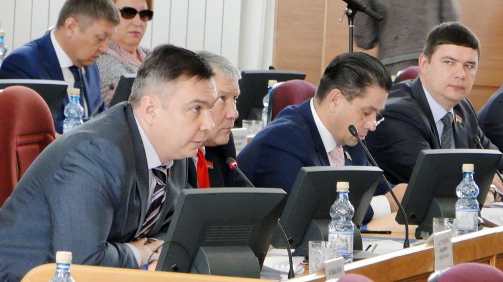 Депутаты от КПРФ в Амурском парламенте предложили снова сделать день Великой Октябрьской социалистической революции государственным праздником
