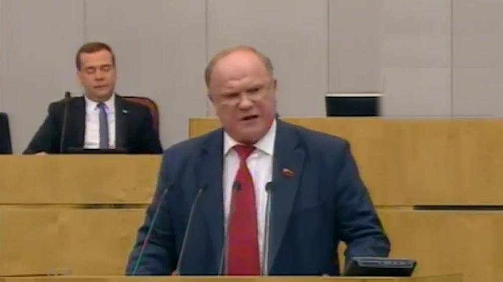 "Московский комсомолец": Г.А. Зюганов назвал правительство Медведева "слабеньким" и рассказал о "новом фюрере"