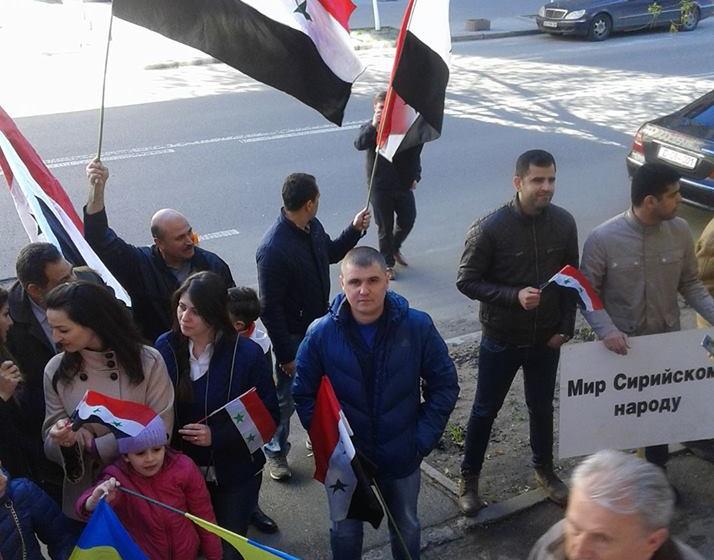 «Мир Сирийскому народу!». Коммунисты и комсомольцы Украины выразили поддержку сирийскому народу у посольства Сирийской Арабской Республики в Киеве