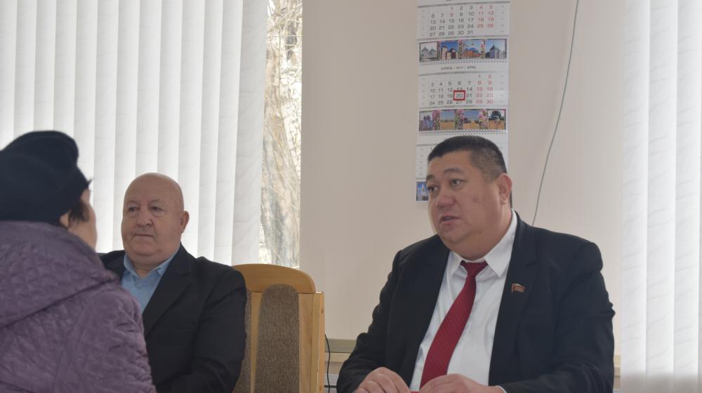 Город-Герой Волгоград. Депутат-коммунист Евгений Шаманаев провел приём граждан в городе Фролово.