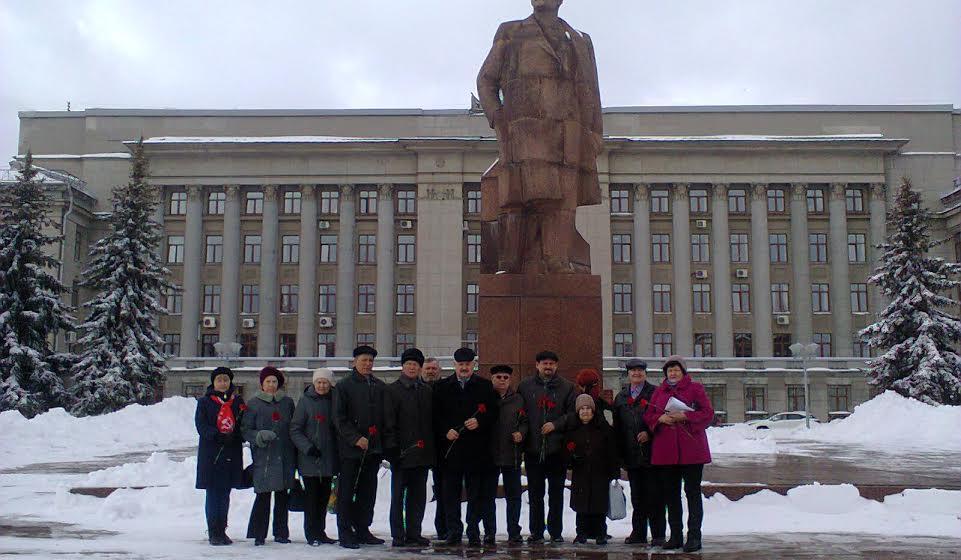 Кировские коммунисты: Необходимо защитить Мавзолей Ленина, дать отпор провокациям врагов России!