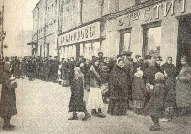 Проект KPRF.RU "Хроника революции". 16 апреля 1917 года: Ленин прибывает в Петроград, где выступает в особняке Кшесинской с "Апрельскими тезисами"