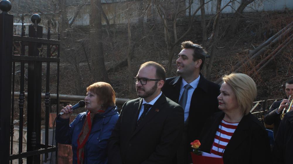Во Владивостоке состоялось  торжественное открытие памятника В.И.Ленину