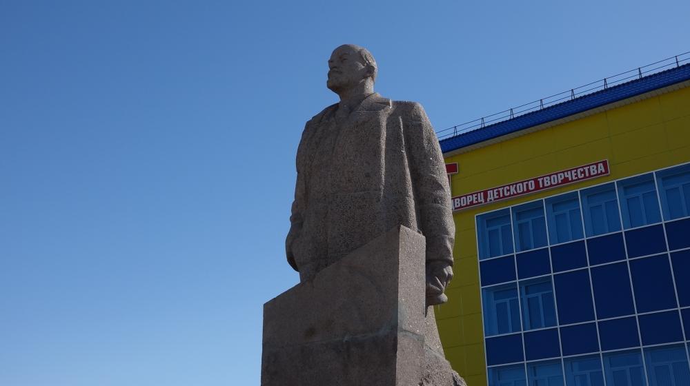 ​В Анадыре состоялось возложение цветов к памятнику Владимира Ильича Ленина