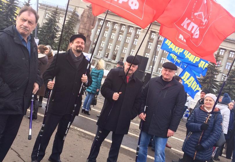 Лидер кировских коммунистов Сергей Мамаев принял участие в общегородском митинге «Вместе – против террора!» 