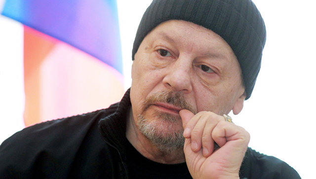 Скончался внук Сталина режиссер Александр Бурдонский