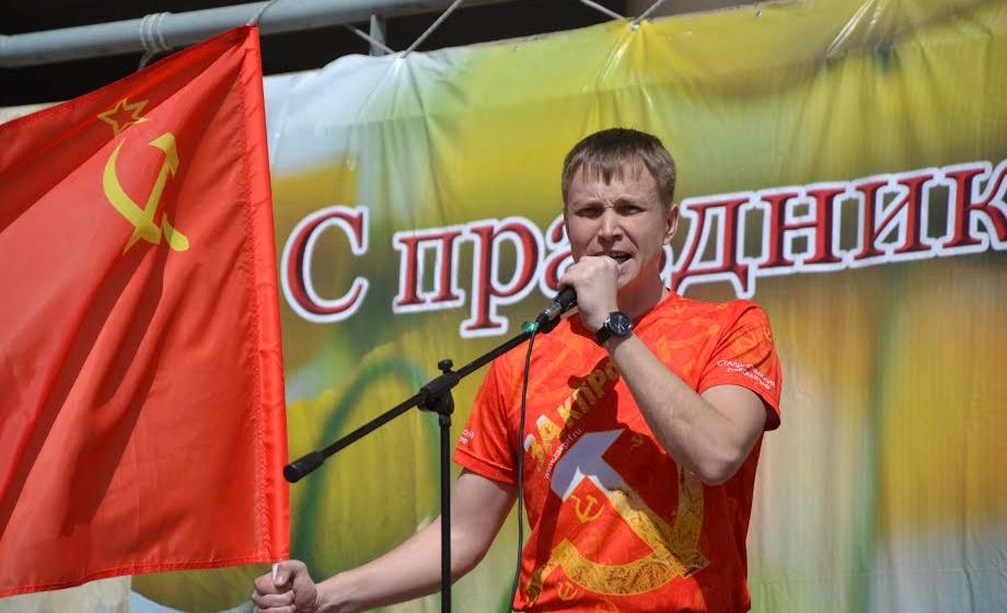 Астраханские коммунисты приняли участие в первомайском митинге профсоюзов