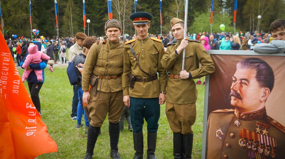 Красноярский край, г.Железногорск. День победы под мирным небом