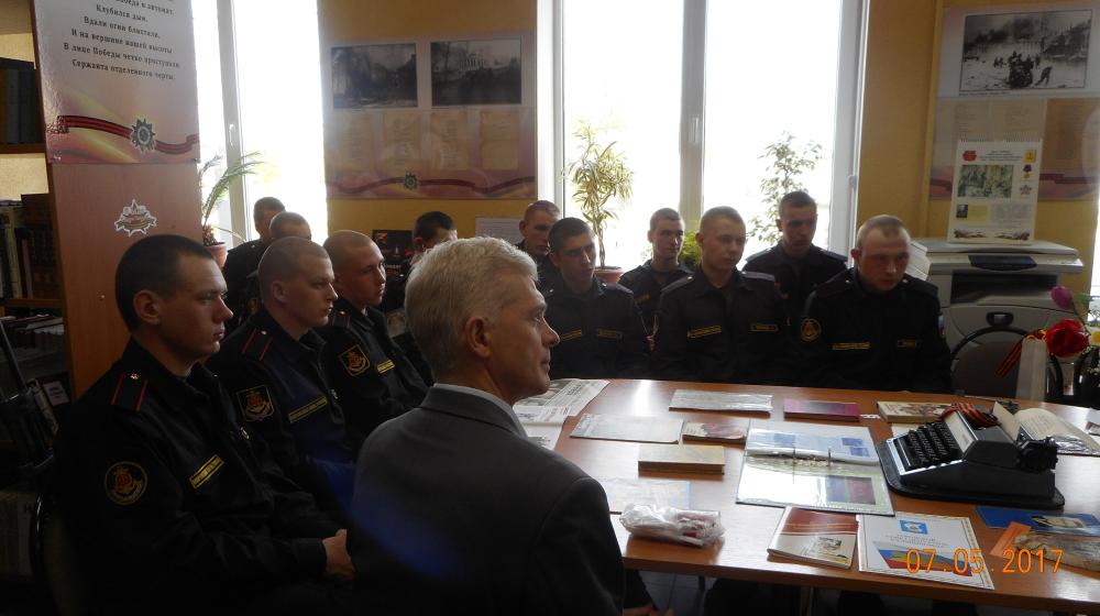 В Калининграде при участии депутата-коммуниста Игоря Ревина состоялась встреча молодых солдат с ветеранами