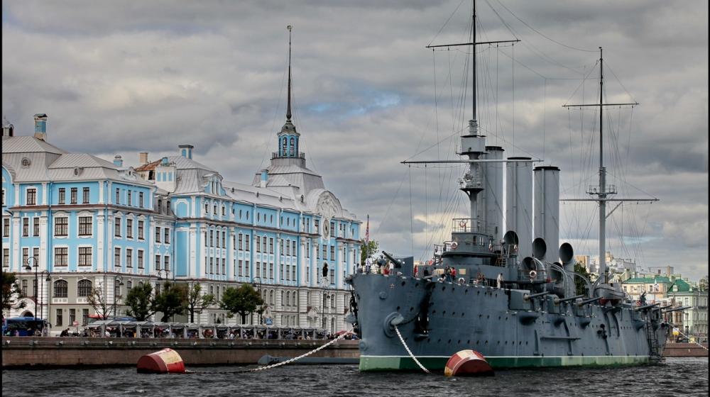 24 мая 1900 года 117 лет назад в Петербурге спущен на воду крейсер «Аврора», будущий символ Октябрьской революции 