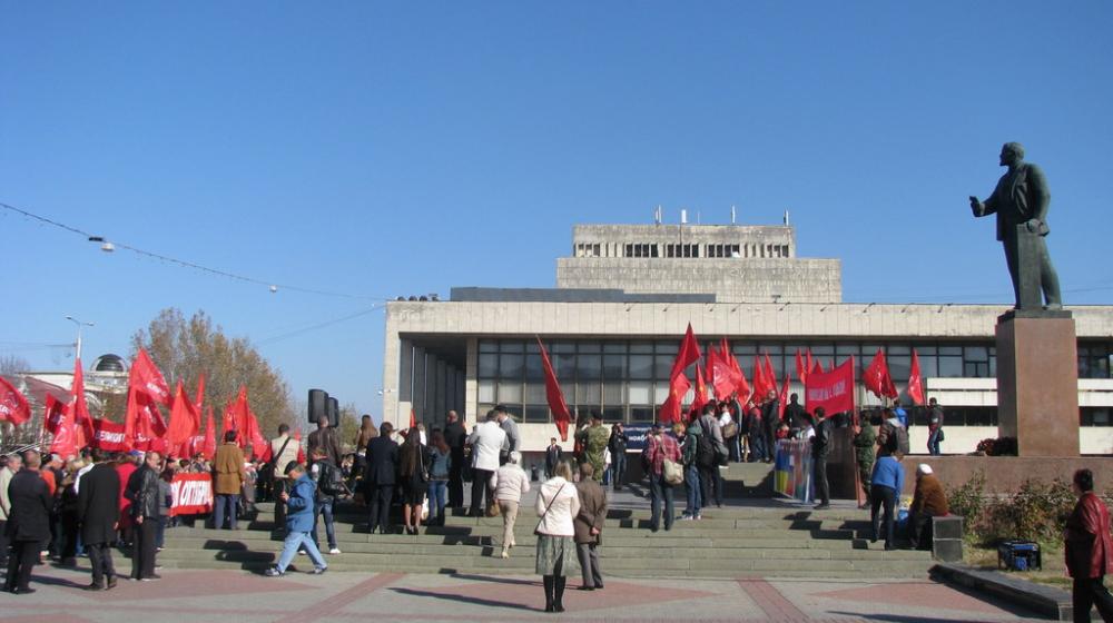 Руки прочь от памятника В.И. Ленину! Заявление Бюро Крымского рескома КПРФ