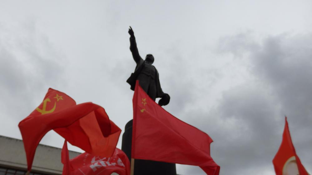 ​В Калужской области упорно продолжают поднимать тему о сносе и переносе памятника В.И. Ленину
