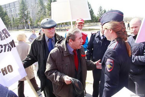 Власти Биробиджана пытались сорвать митинг оппозиции