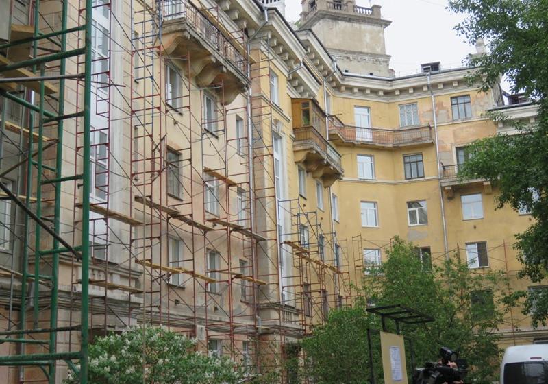 Новосибирск. Анатолий Локоть проконтролировал капитальный ремонт многоквартирных домов