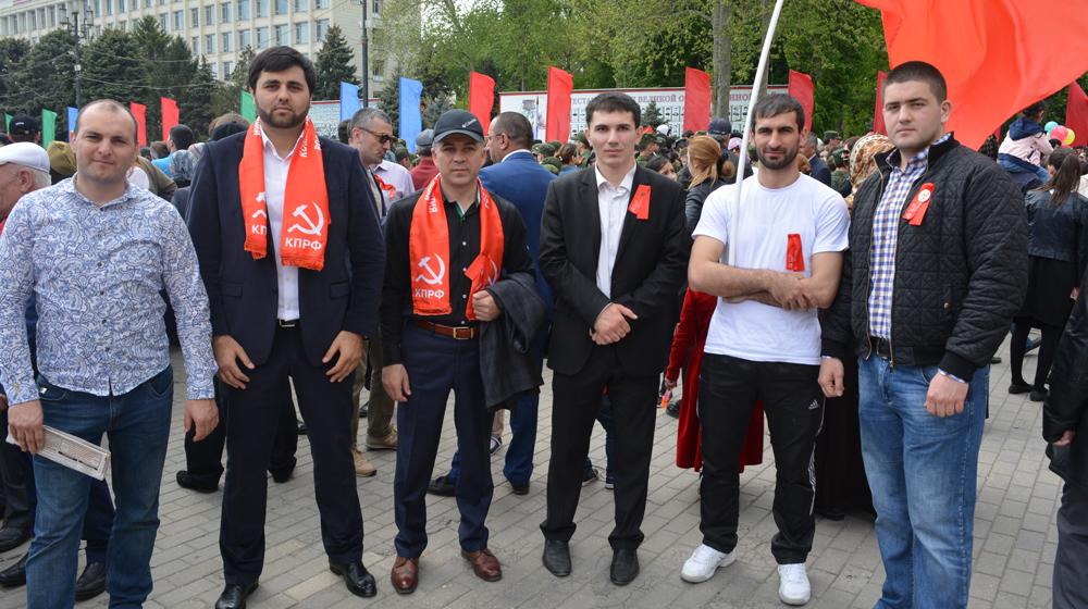 В Махачкале коммунисты приняли участие в праздничном митинге, посвященном 72-й годовщине Победы