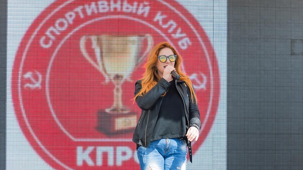 Москва. Заплыв на открытой воде спортклуба КПРФ собрал почти 1000 участников