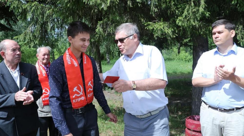 Омские коммунисты почтили память воинов Великой Отечественной