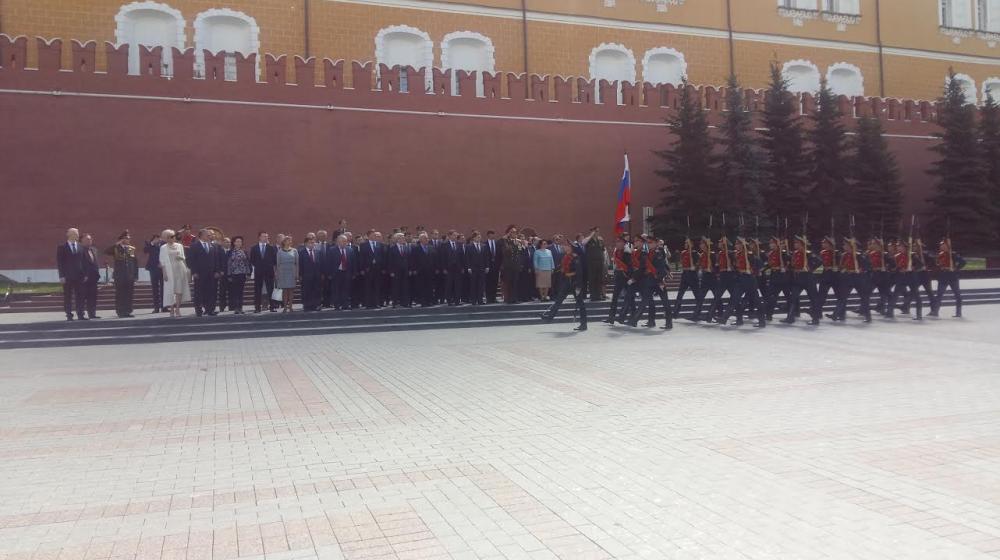 К.К. Тайсаев принял участие в торжественной церемонии возложения венков к Могиле Неизвестного Солдата у Кремлевской стены