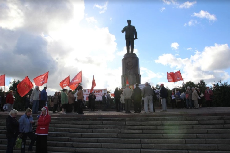 Состоялся митинг в честь 71-летней годовщины Калининградской области