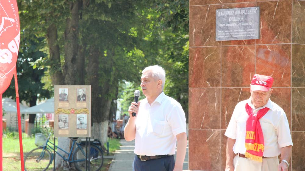 Краснодарский край. В станице Васюринской после реставрации открыт памятник В.И. Ленину