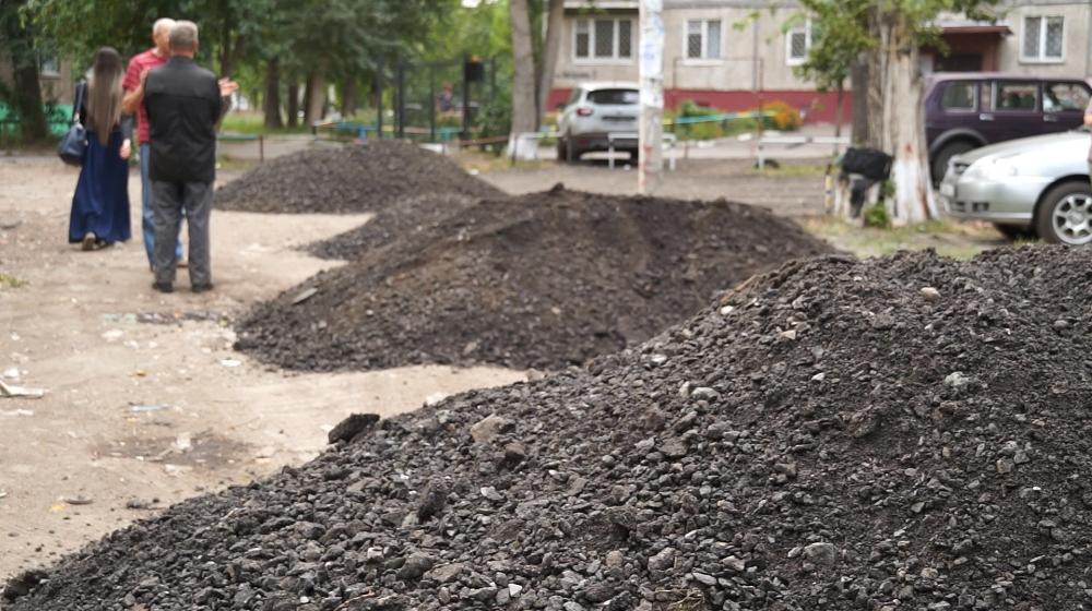 Омский депутат-коммунист помог отремонтировать дороги