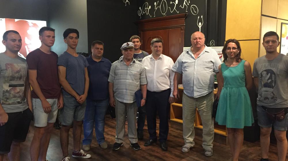 Кандидат в губернаторы Белгородской области Станислав Панов встретился с молодёжью областного центра