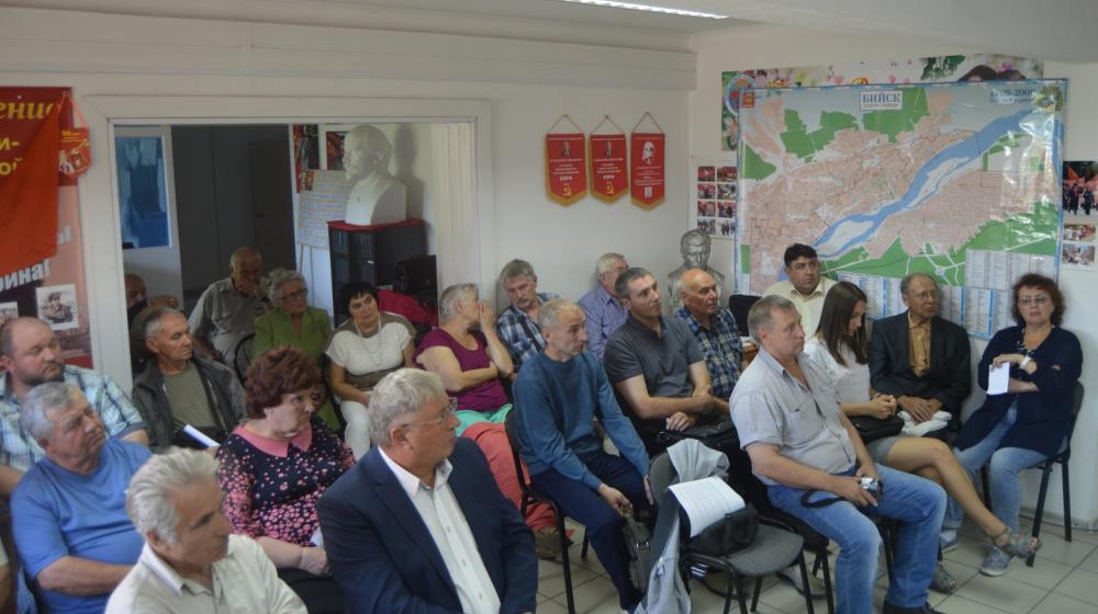 Алтайский край. В Бийске состоялась пресс-конференция Николая Харитонова 