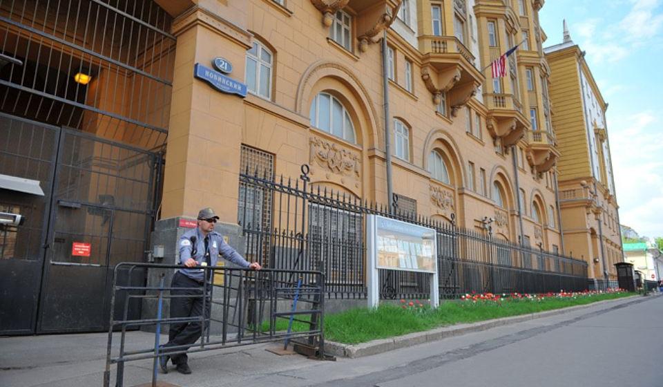 Прекращение выдачи виз США: нам в долгу оставаться нельзя