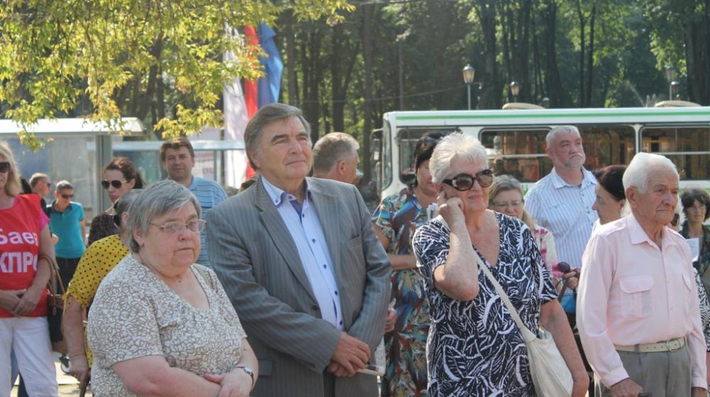 Коммунисты Псковской области вышли на митинг в поддержку принятия закона «О детях войны»