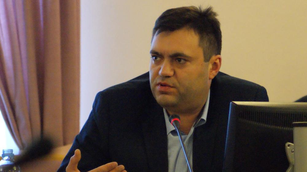 Тюмень. После обращения к депутату Тюменской городской Думы Александру Чепик в микрорайоне «Заречный» на 2018 год запланировано благоустройство территории