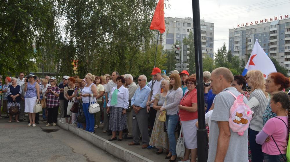 Алтайский край. Коммунисты приняли участие в подготовке концерта ко Дню ВМФ в Барнауле