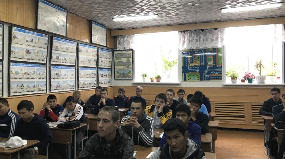Коммунисты Тувы выступили перед студентами Кызылского автотранспортного техникума