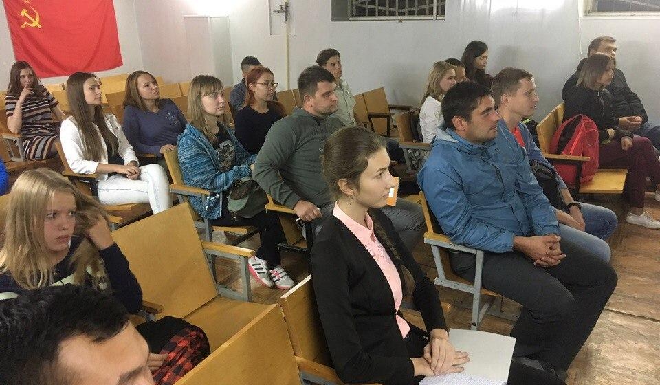 Астраханский комсомол провел круглый стол на тему: «75 лет «Молодой гвардии»